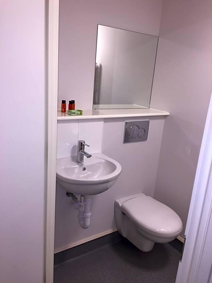 Standard Single Room Shower