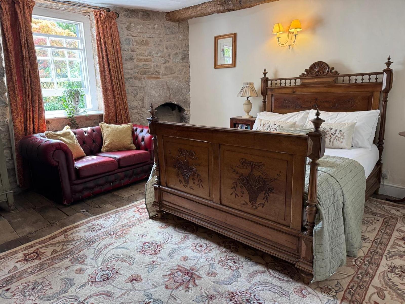 Double Room Bath Non Pet Friendly