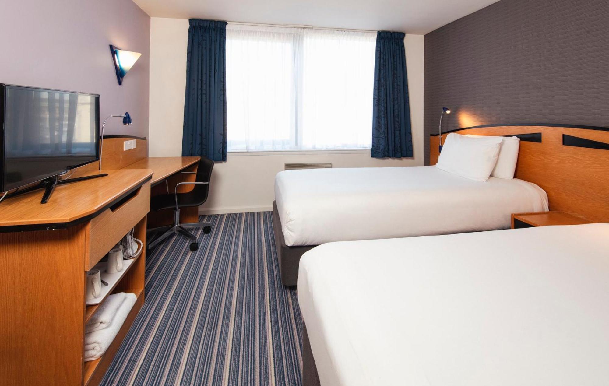 Standard Twin Room Hot