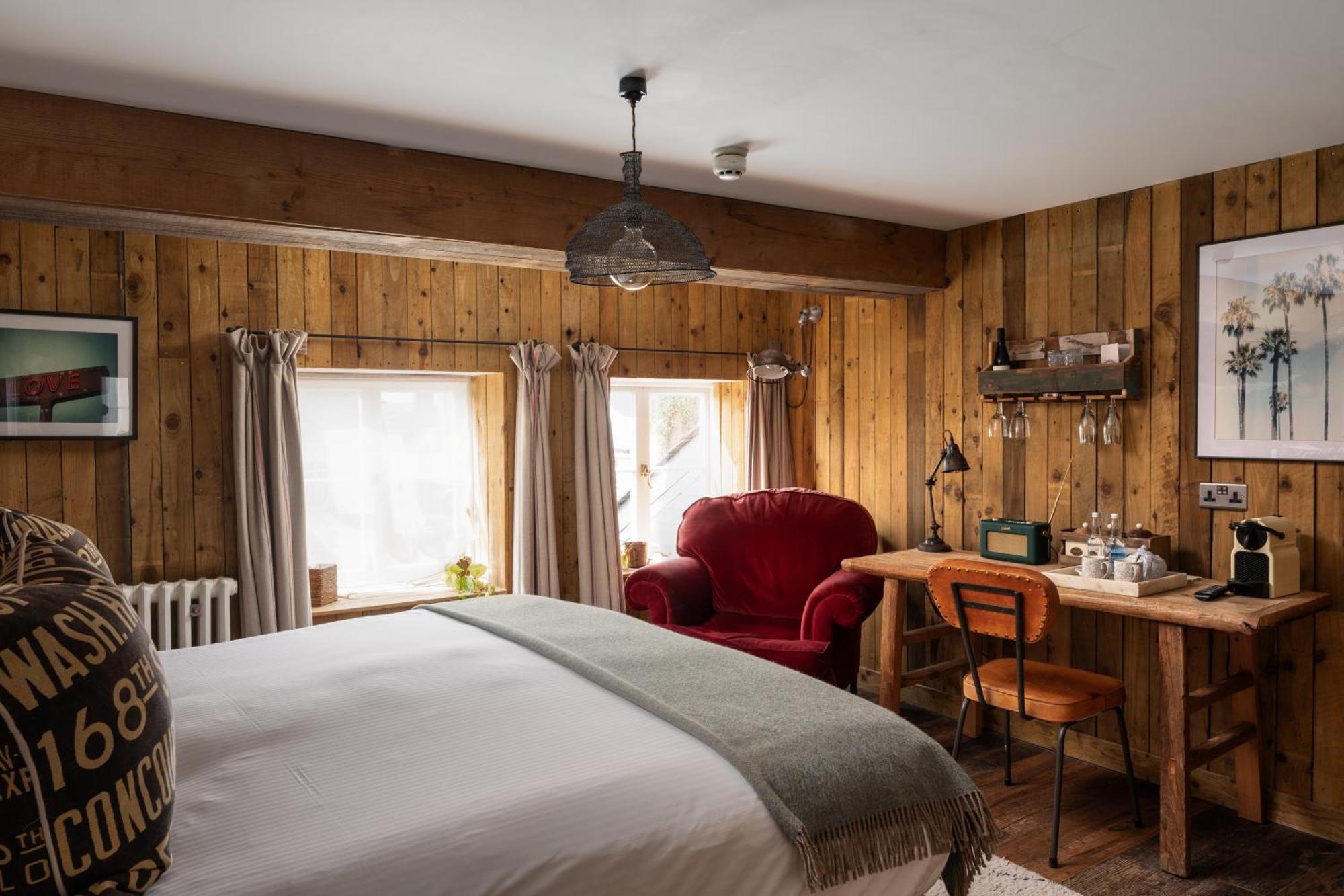 Luxury Double Room Bath