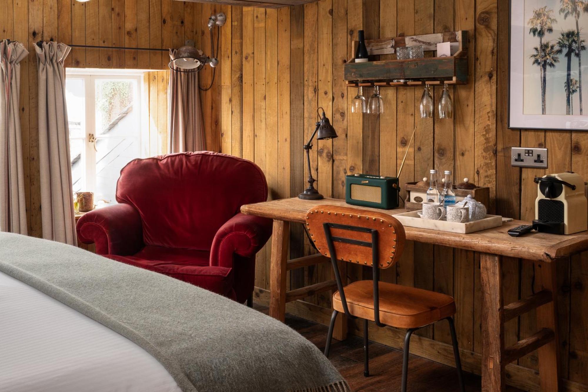 Luxury Double Room Bath