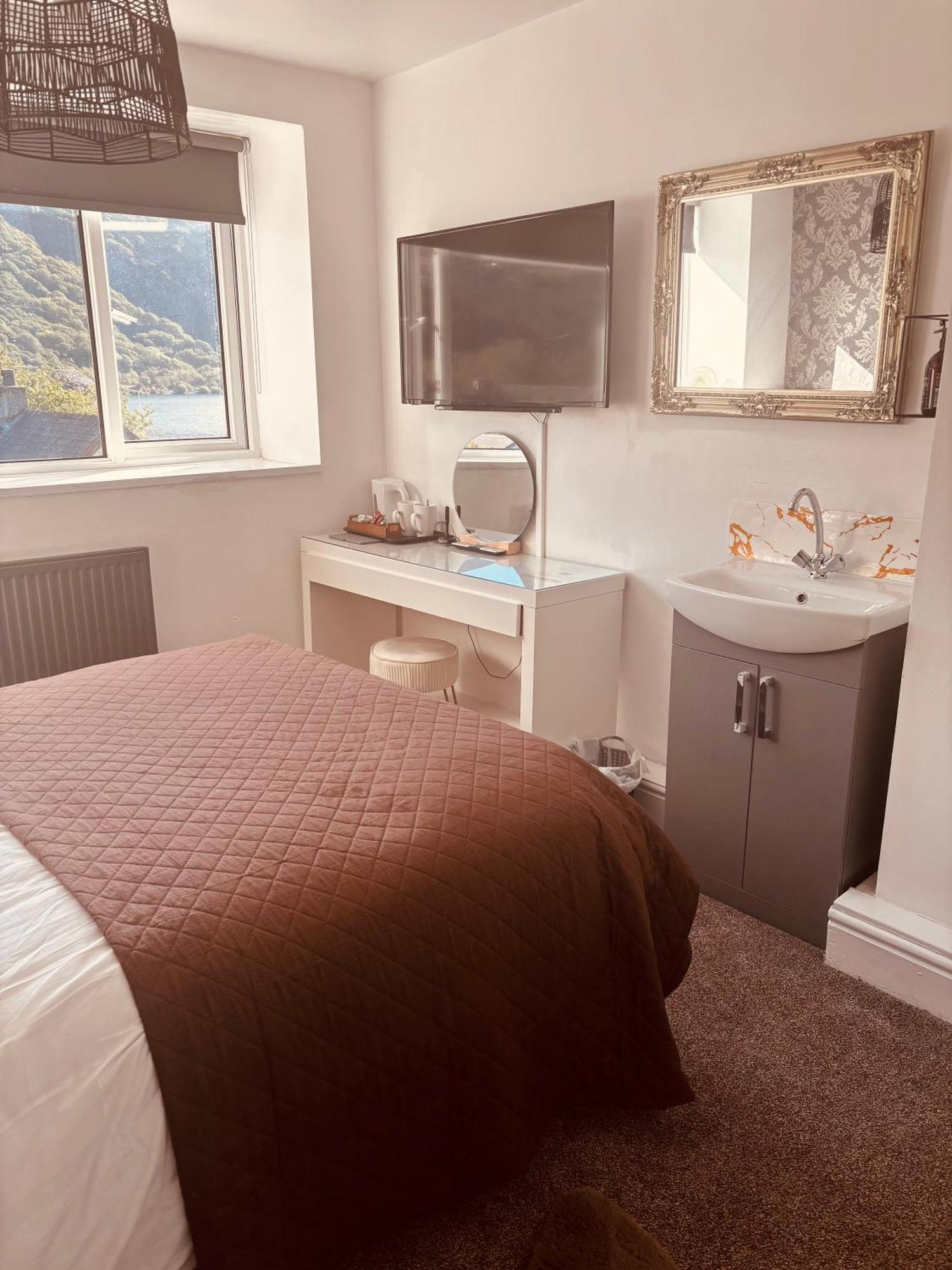 Double Room Lake View