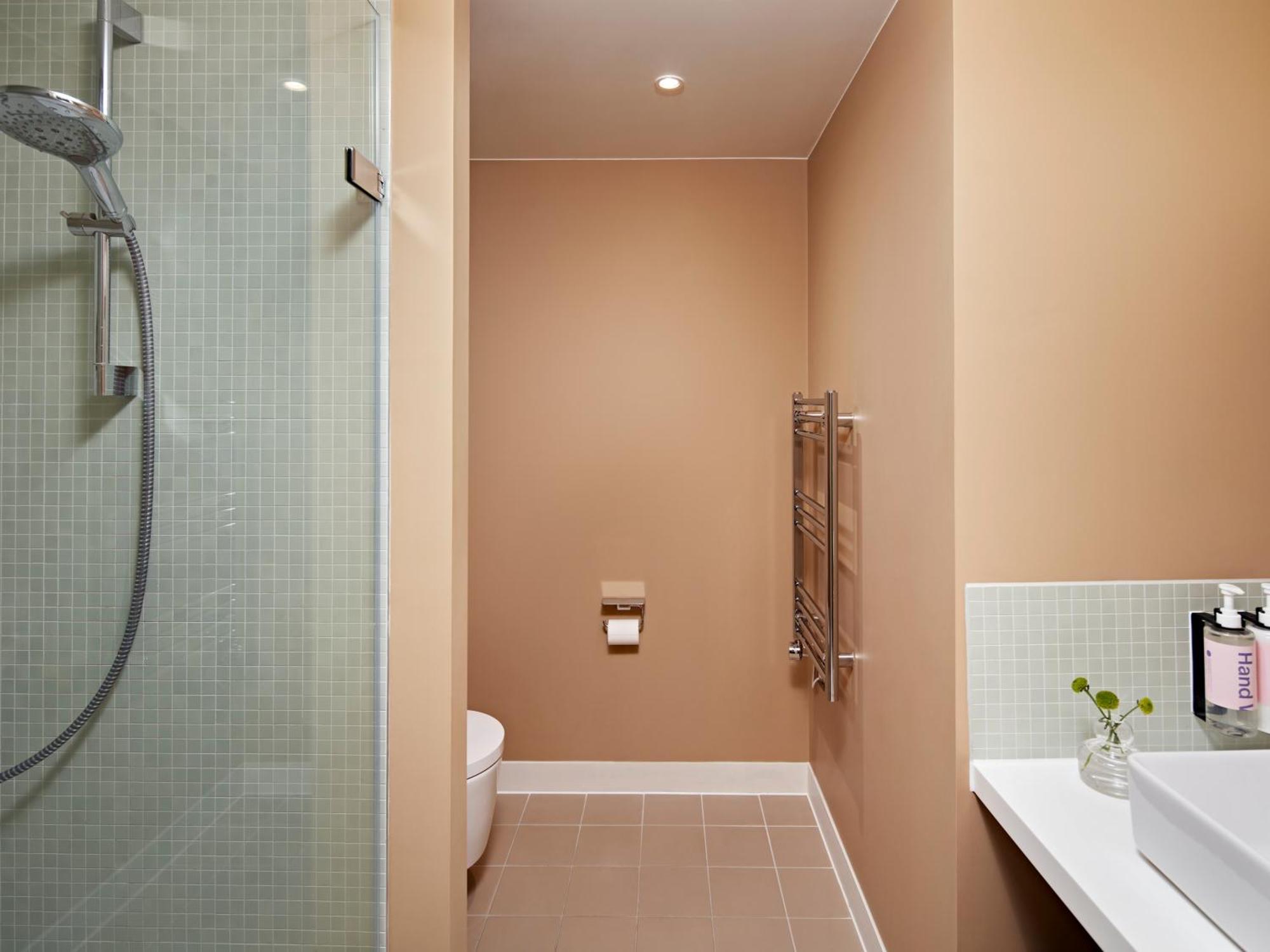 Medium Room