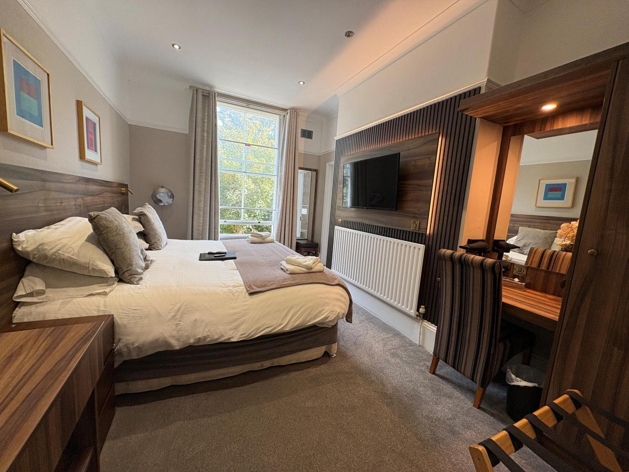Superior King or Twin Room