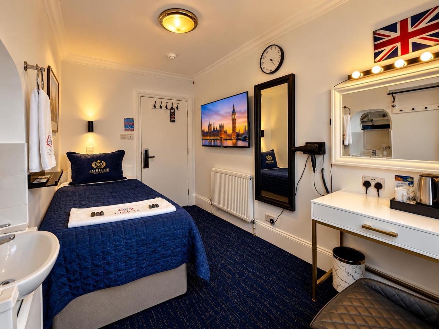 Single Room Shared Shower Toilet