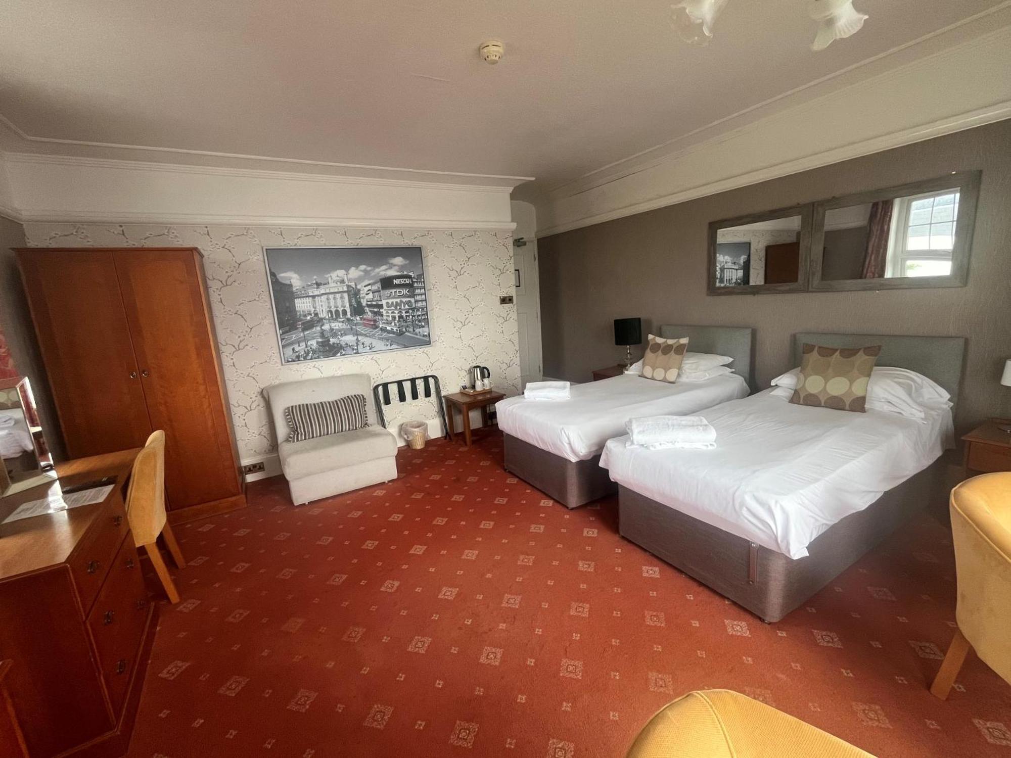 Twin Room with Sea View