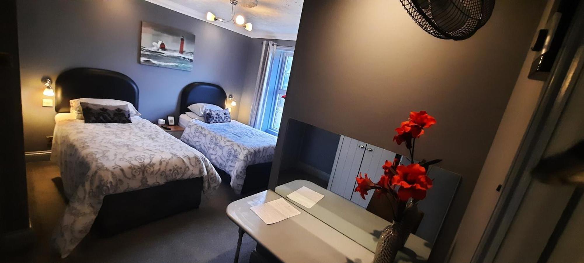 Twin Room Private Bathroom
