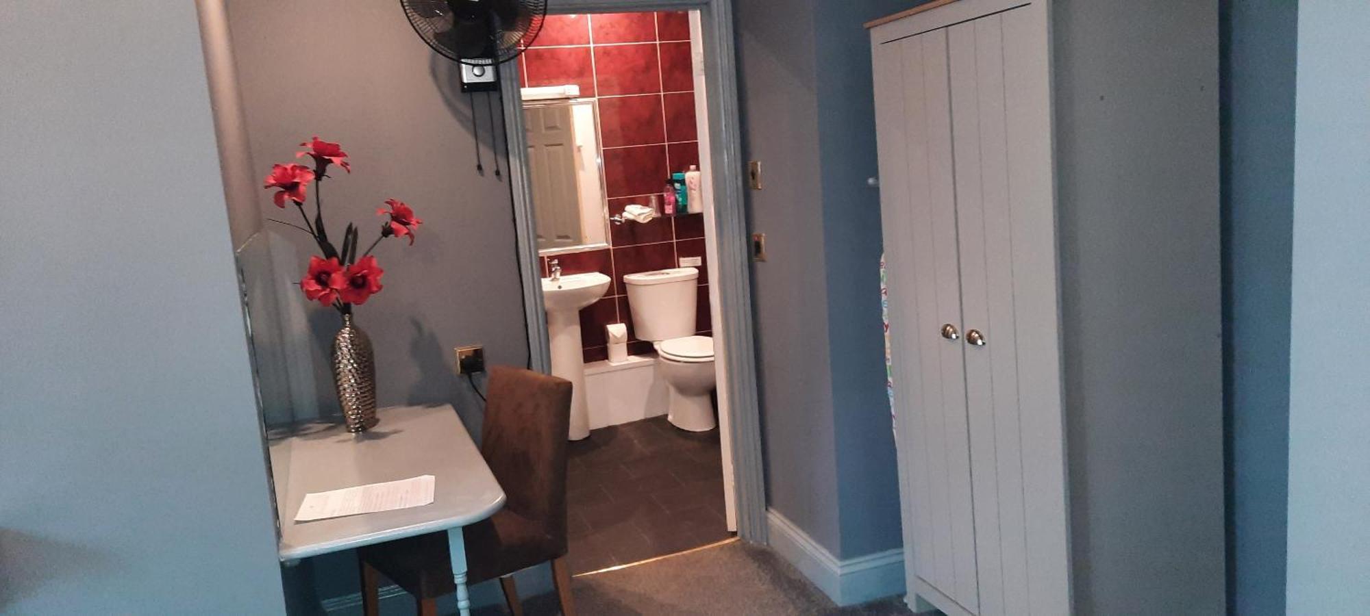 Twin Room Private Bathroom