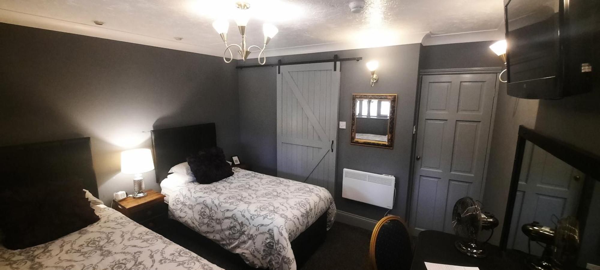 Twin Room Private Bathroom