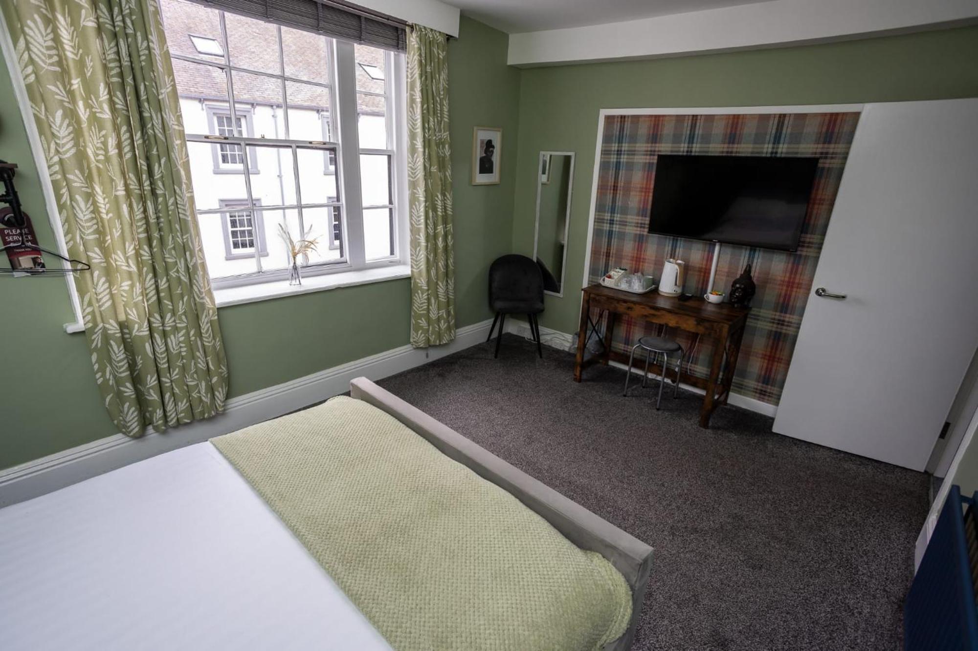 Double Room Private Bathroom