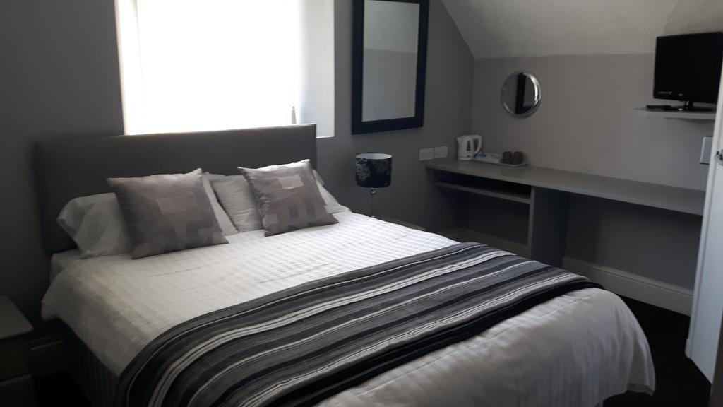 Double Room Private Bathroom