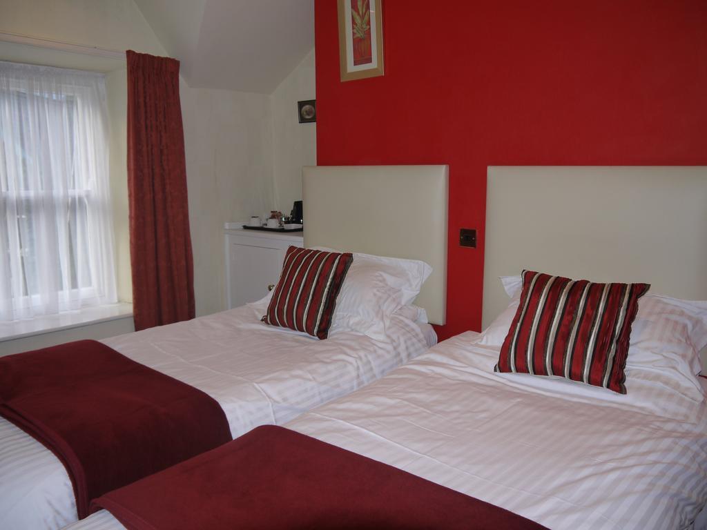 Ensuite Twin Room