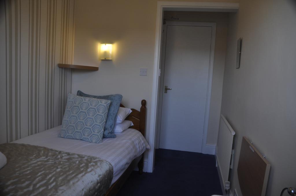 Single Room,1544889757:JPEG