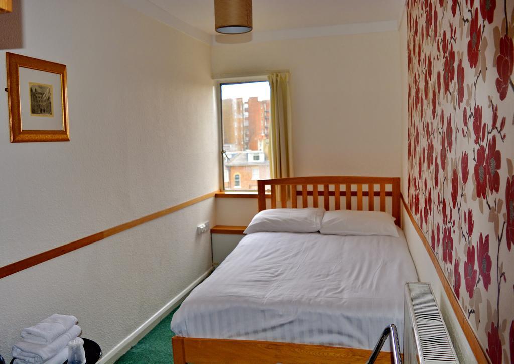 Double Room Communal Bathroom