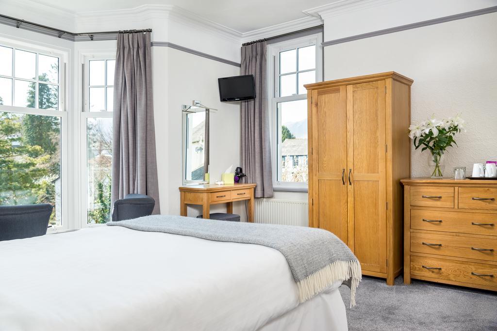 King Size Room Lake Mountain Views