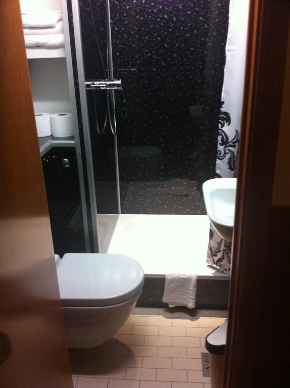 Small Double Room Private Bathroom