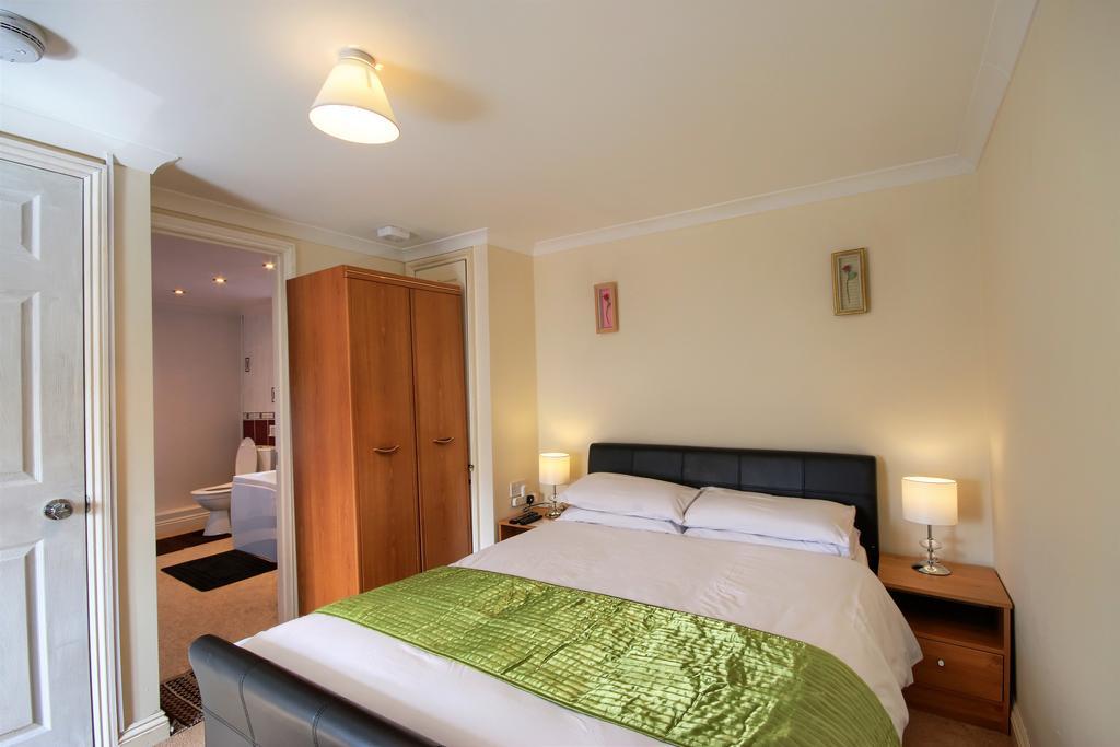 Cromer Double Room Private Bathroom