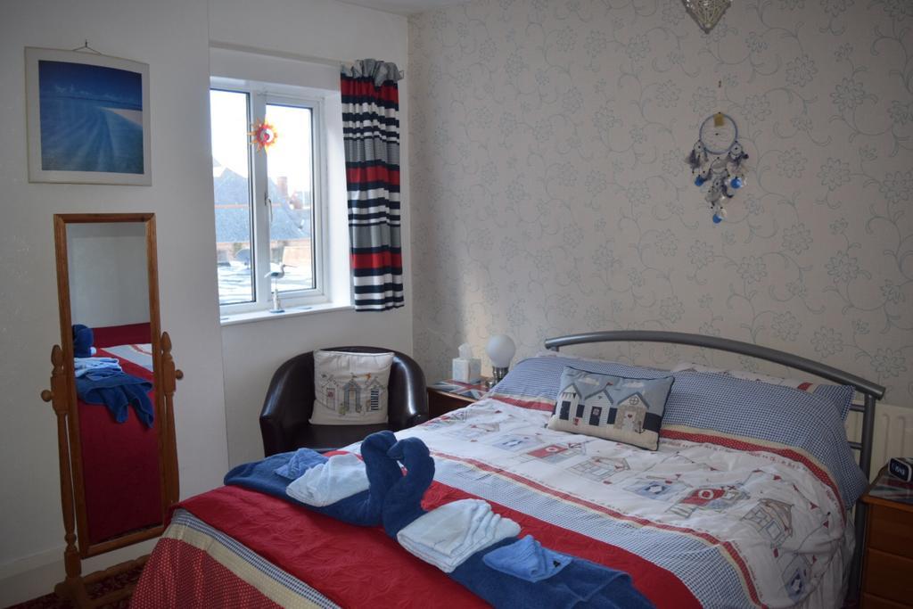 Twin Room with Shower (Room 3 or Room 4 on 1st Floor or Room 6 on 2nd Floor),402138339:JPEG