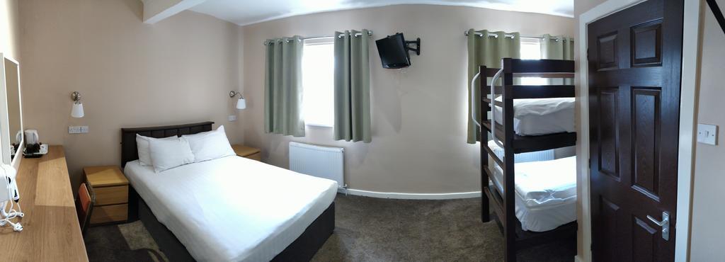 Quarto Familiar (4 Pessoas)