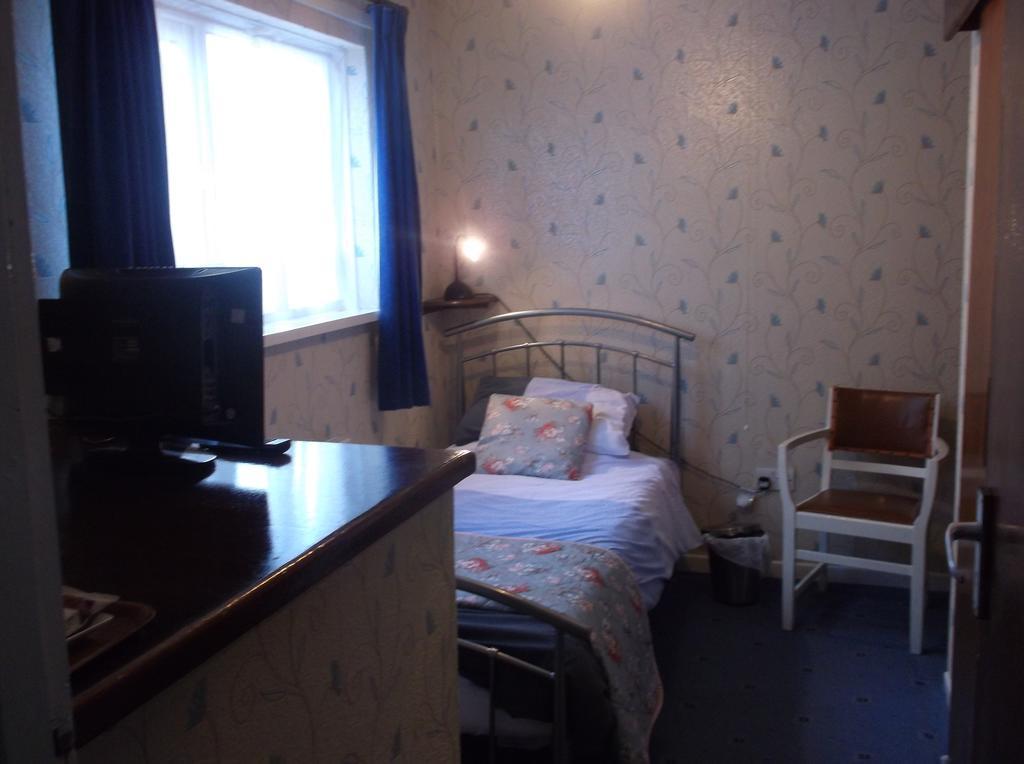 Budget Single Room