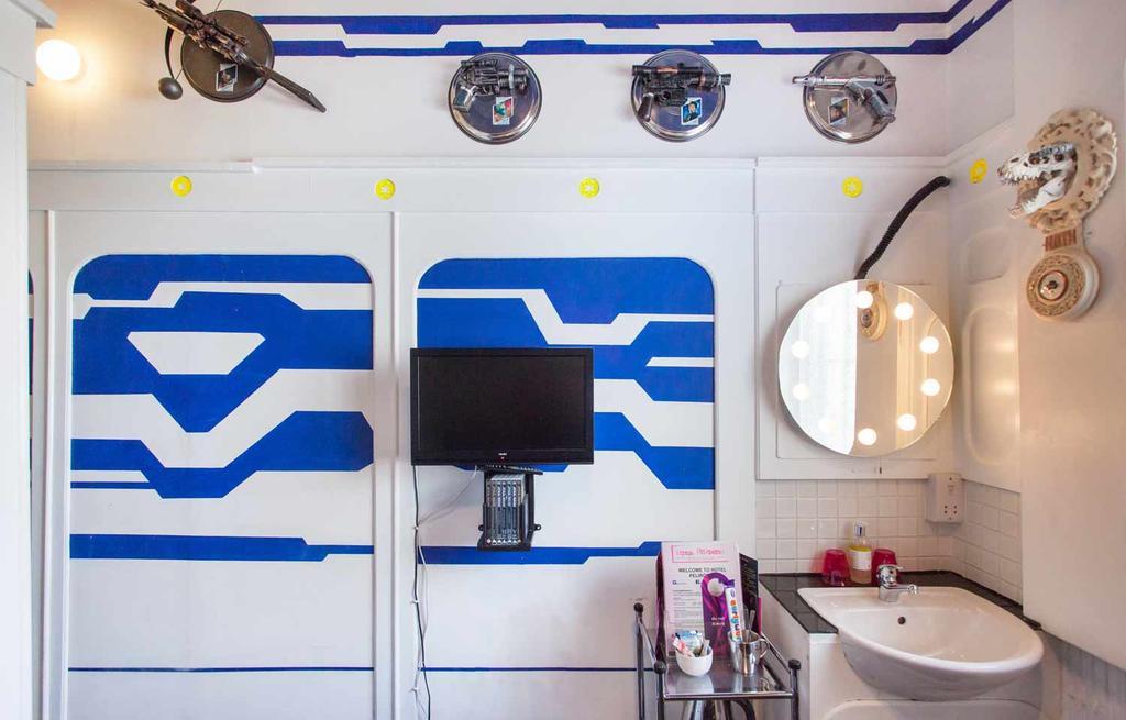 Bunk bed room Lord Vader's Quarters