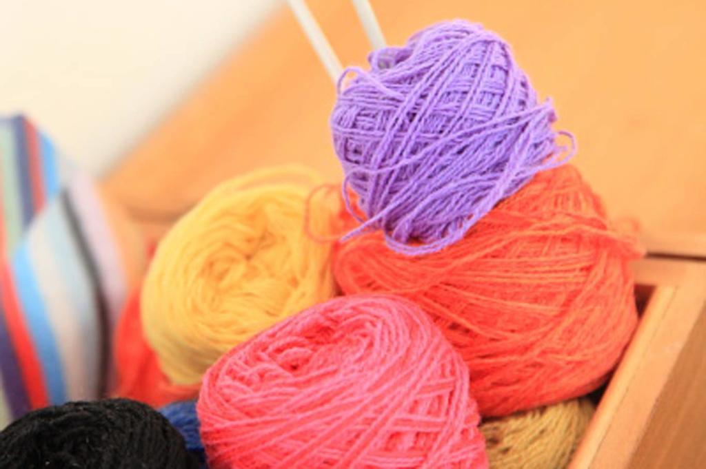 Single Room Do Knit Disturb