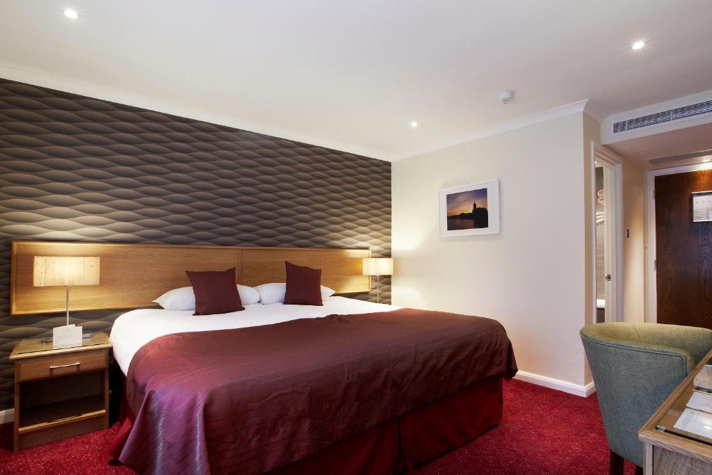 Manor Deluxe King Room