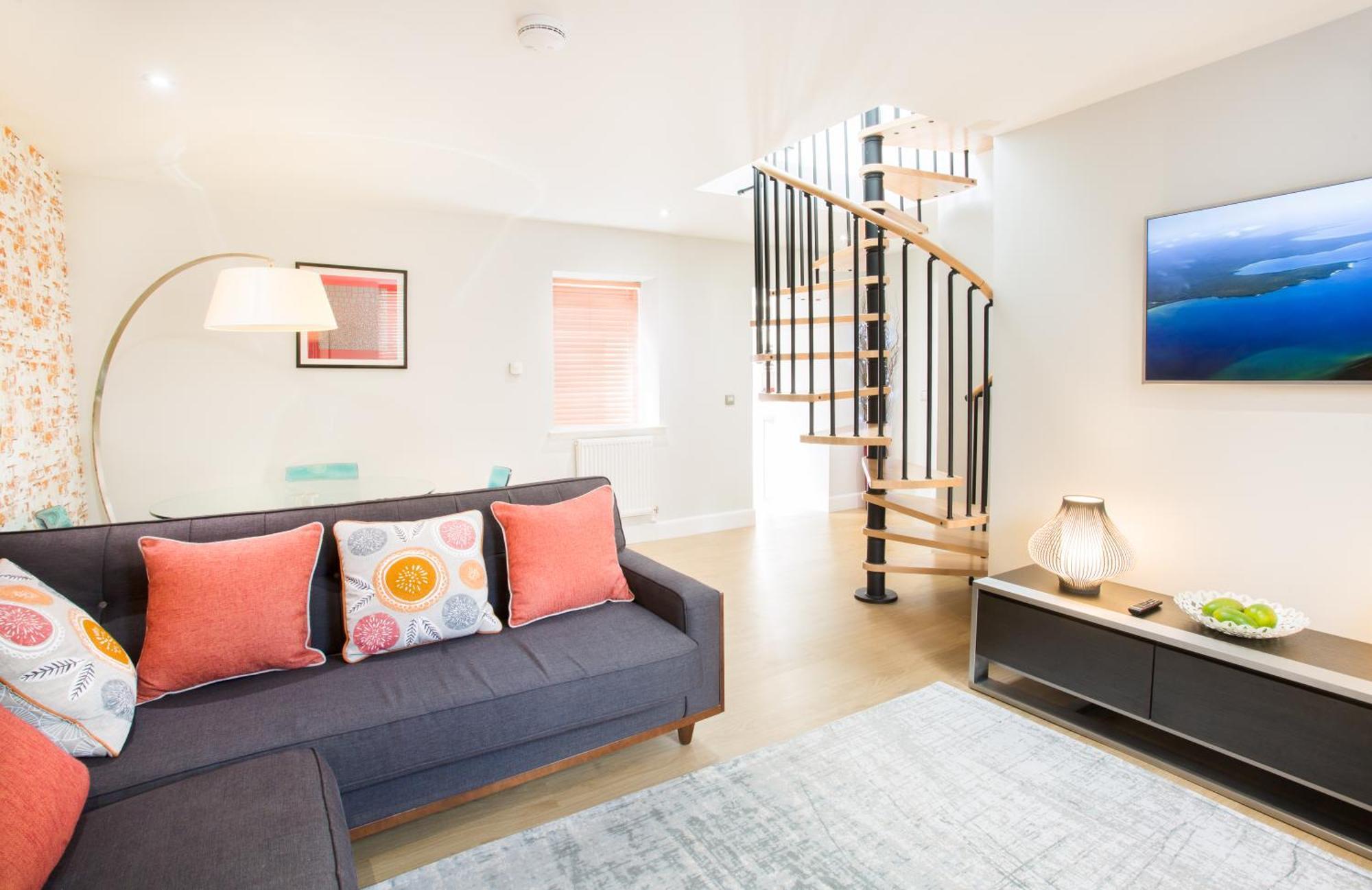 Luxury Two-Bedroom Apartment,664962471:JPEG