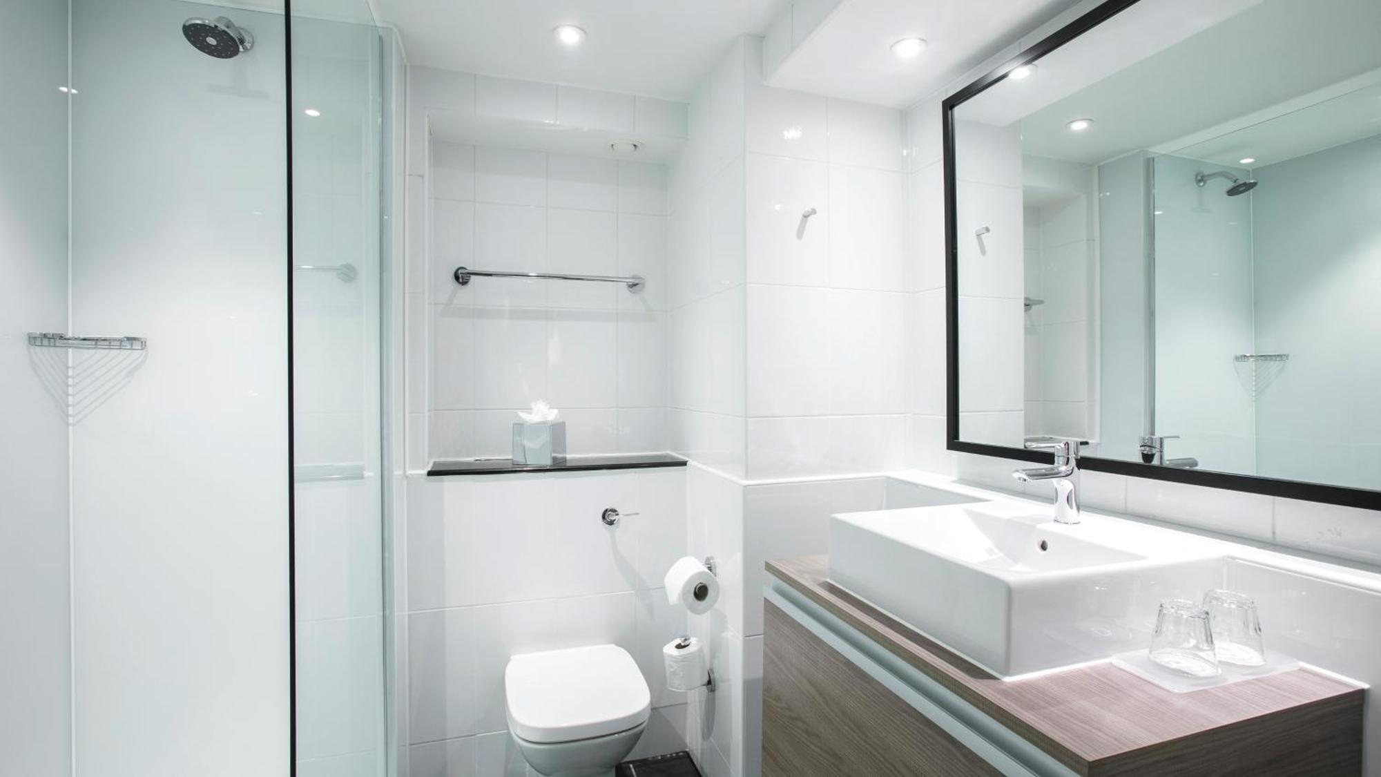 1 Super King Bed Premium Lounge Access,1021127158:JPEG