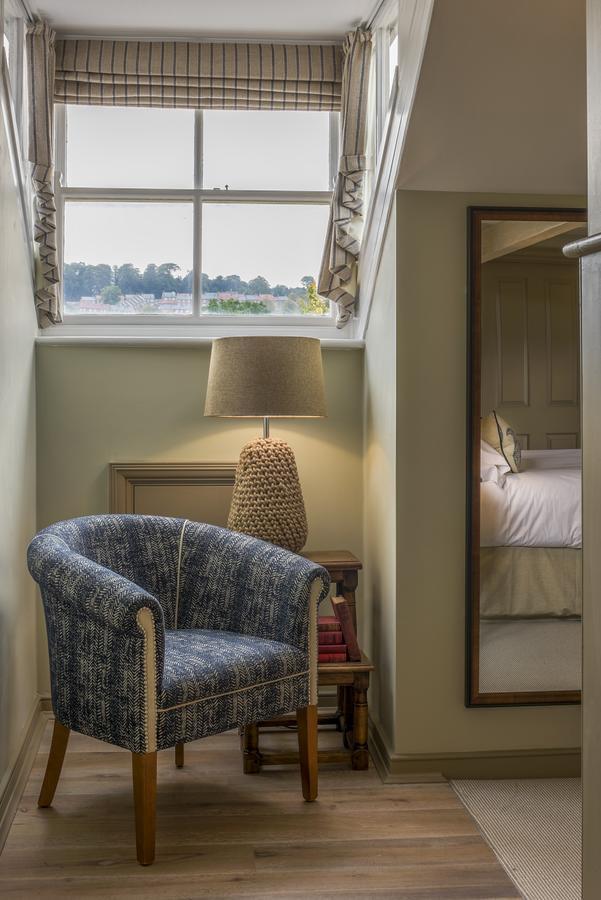 Deluxe Double Room Shower