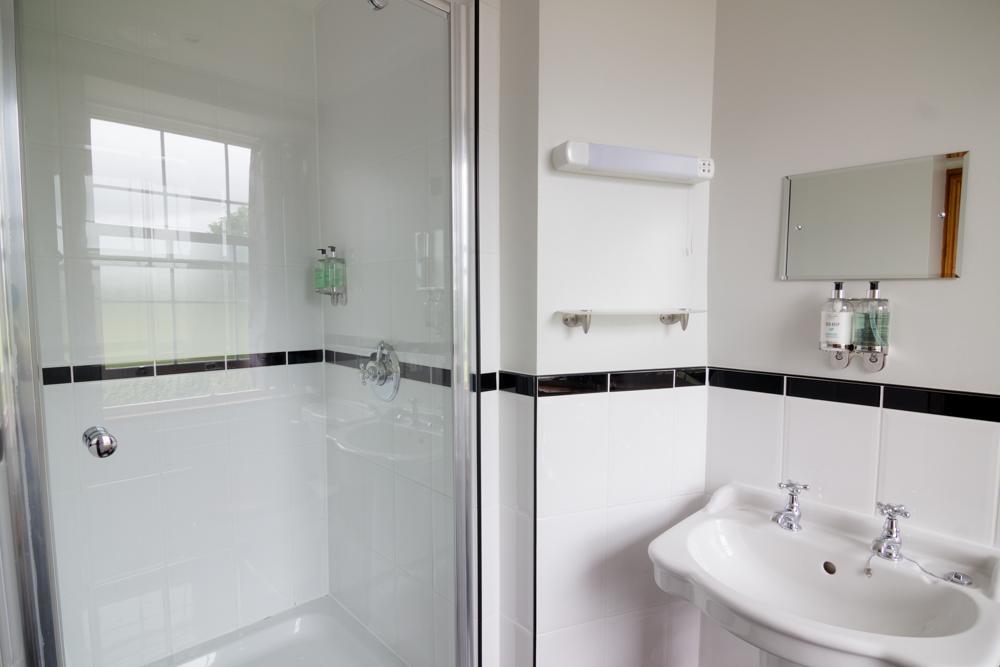 Double or Twin Room with Shower