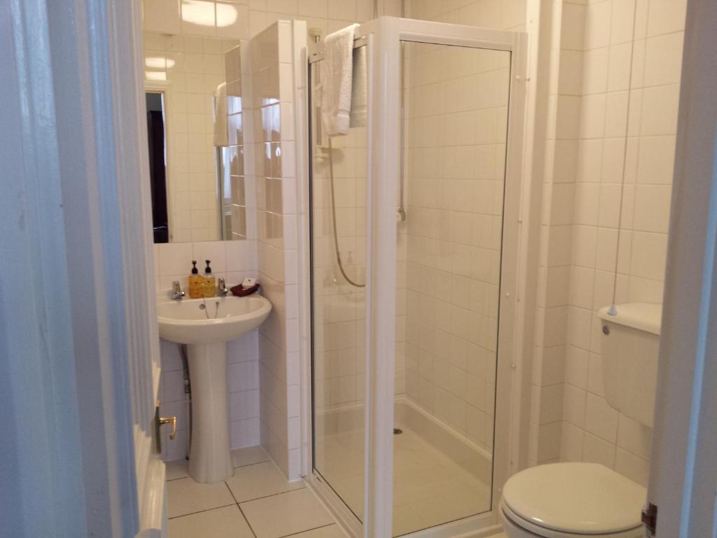 Quarto com 2 Camas de Solteiro