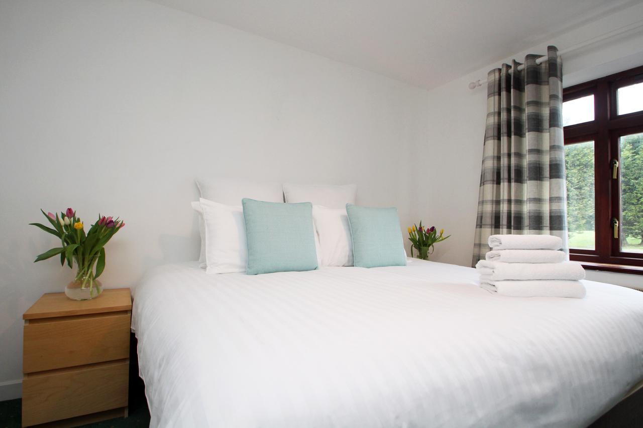 Double room Queen Bed Shower