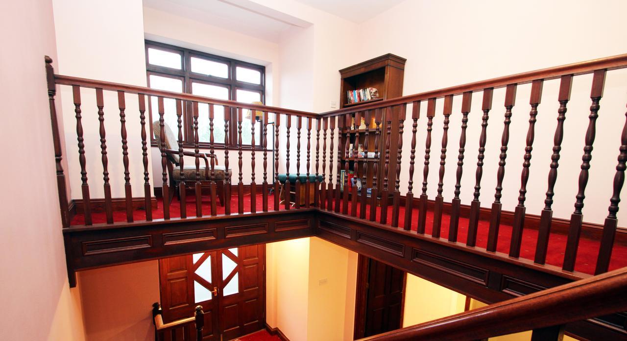 Double room Queen Bed Shower