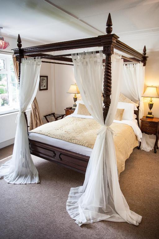 Luxury King Size Four Poster