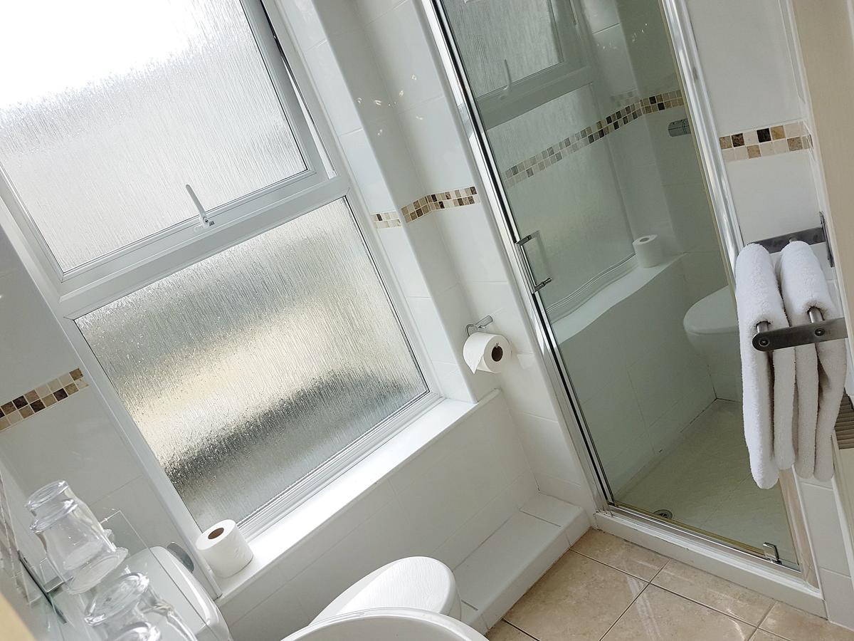 Family Room Private Bathroom