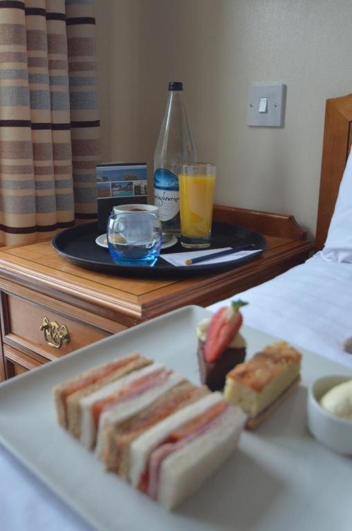 Single Room,1586104678:JPEG