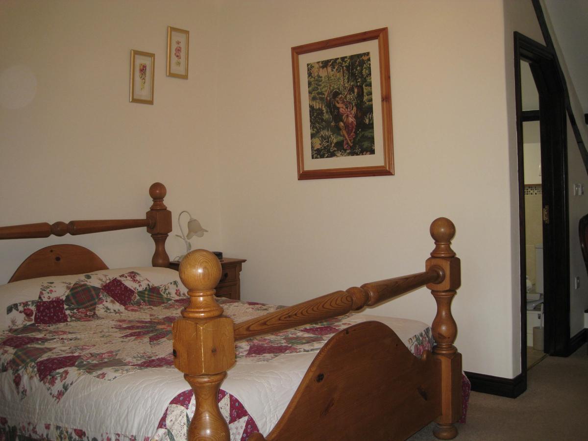 Upstairs King Room,665427741:JPEG