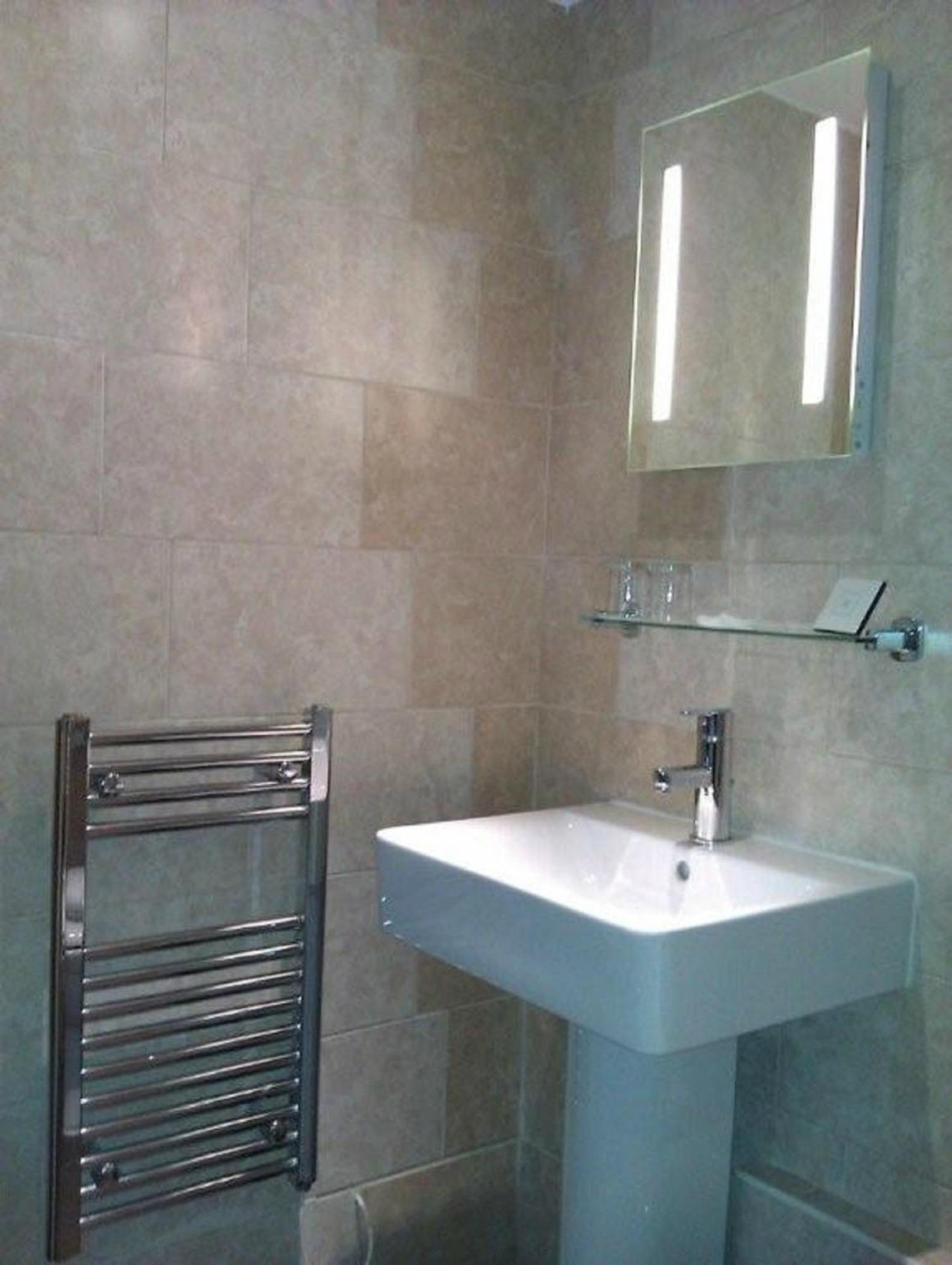 Single Room Private Bathroom