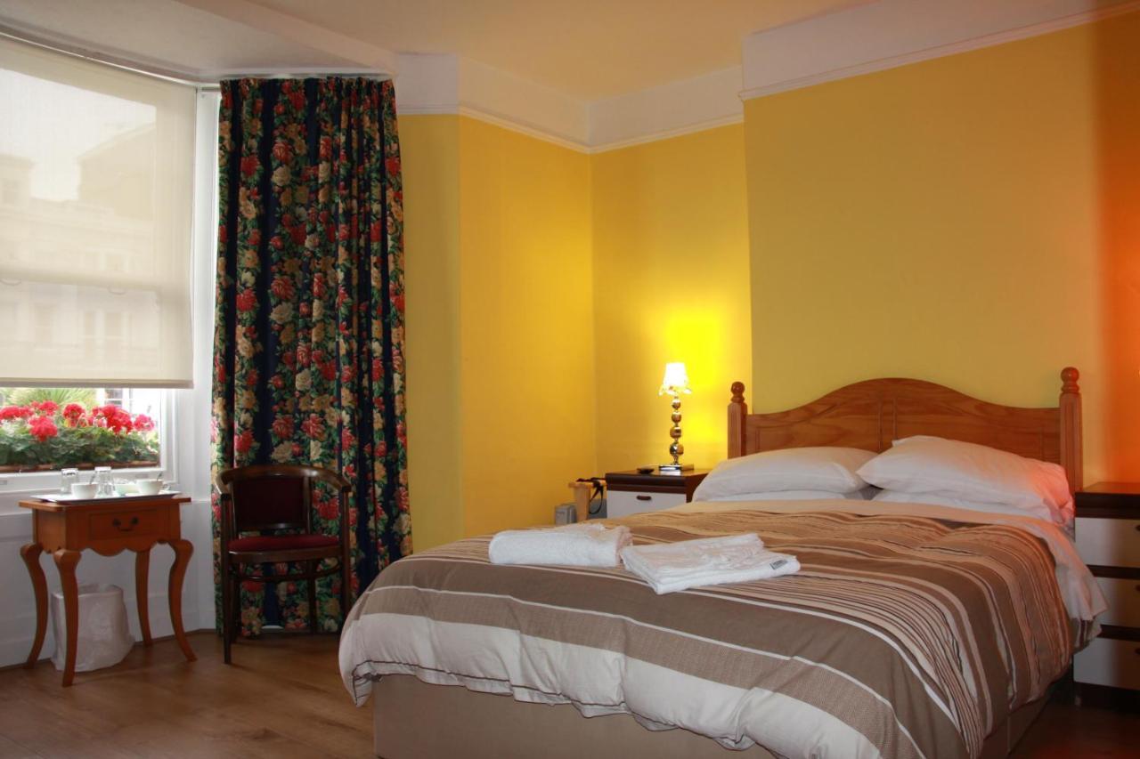 Double Room Private Bathroom