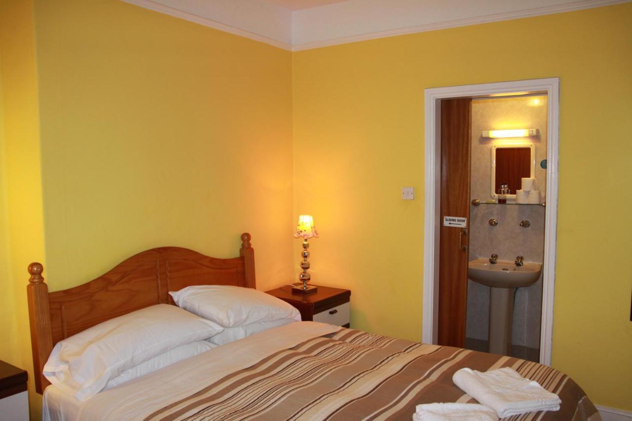Double Room Private Bathroom