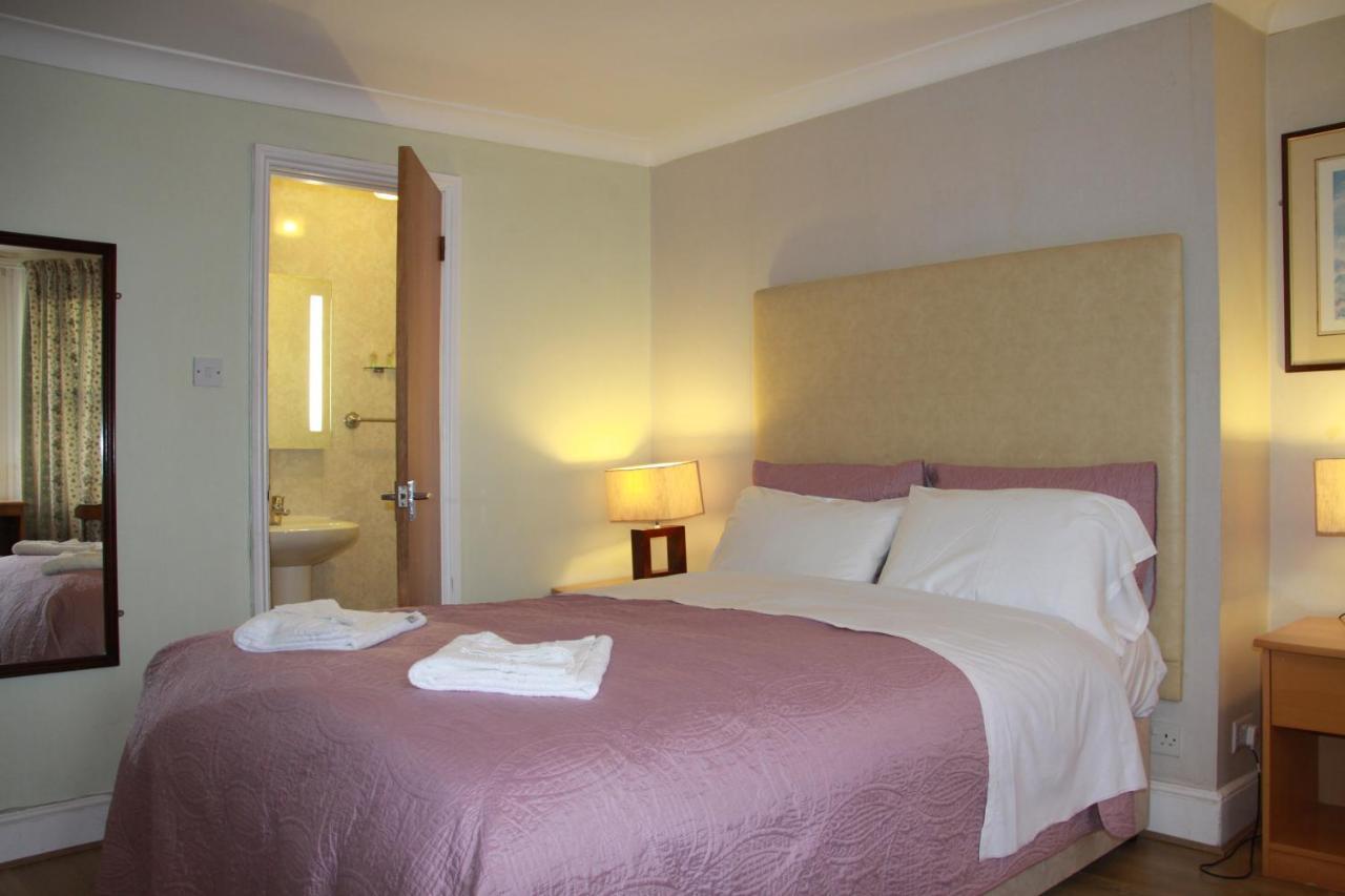 Double Room Private Bathroom