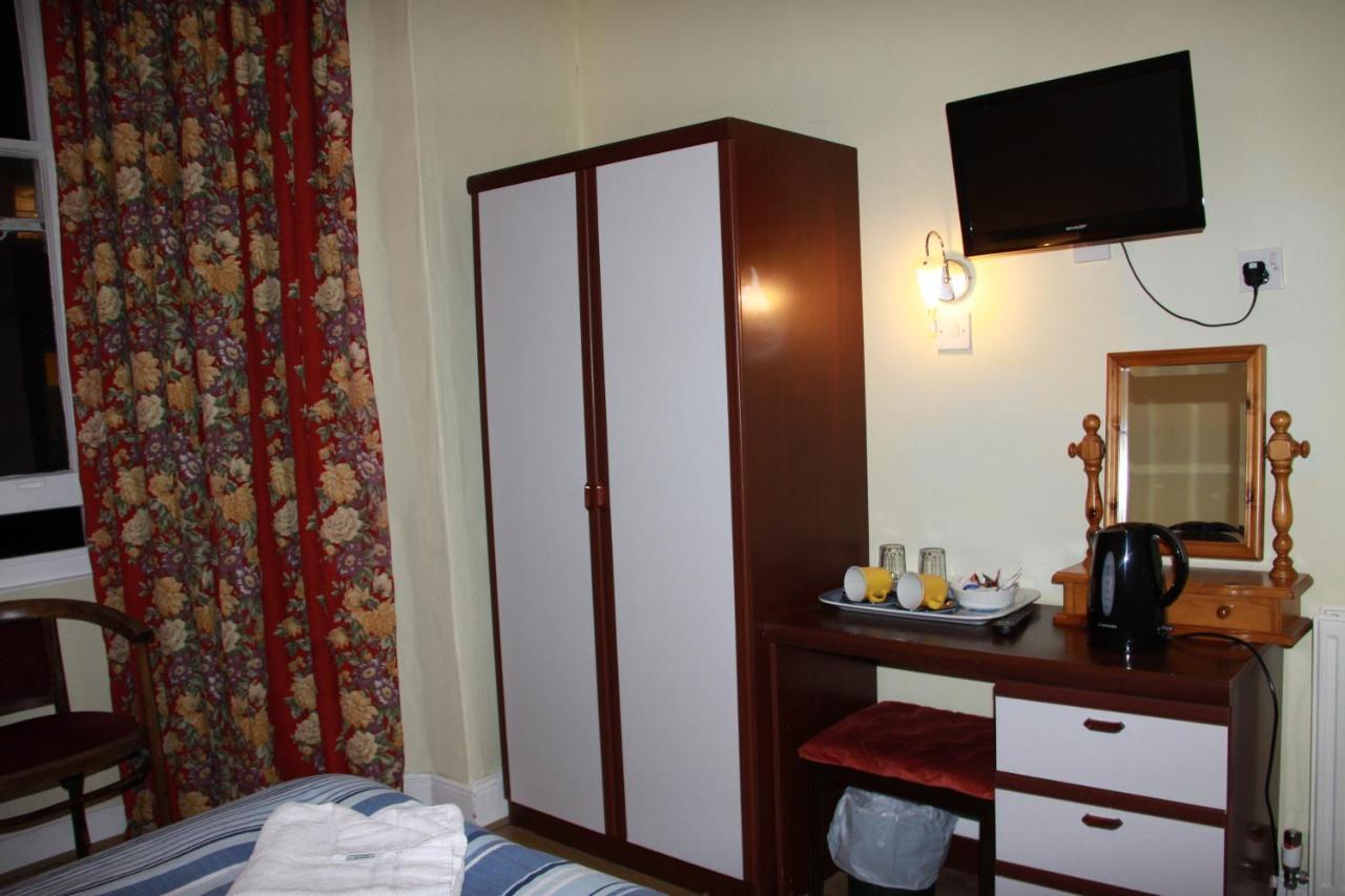 Double Room Private Bathroom