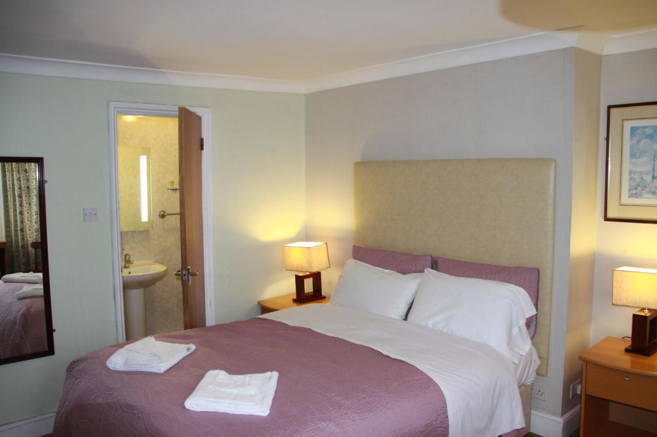Double Room Private Bathroom
