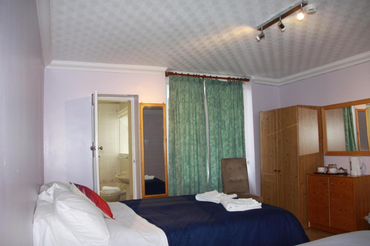 Double Room Private Bathroom