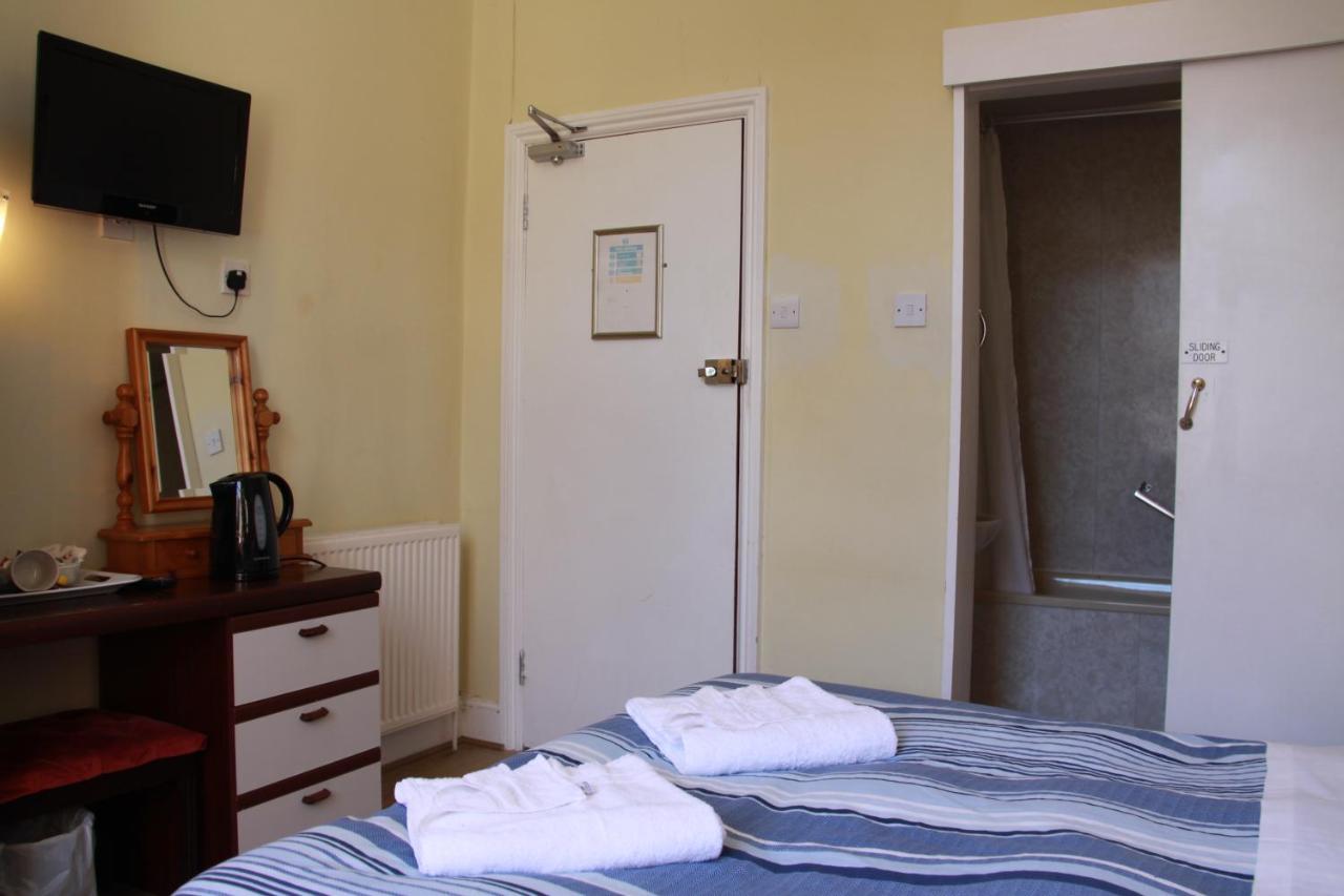 Double Room Private Bathroom