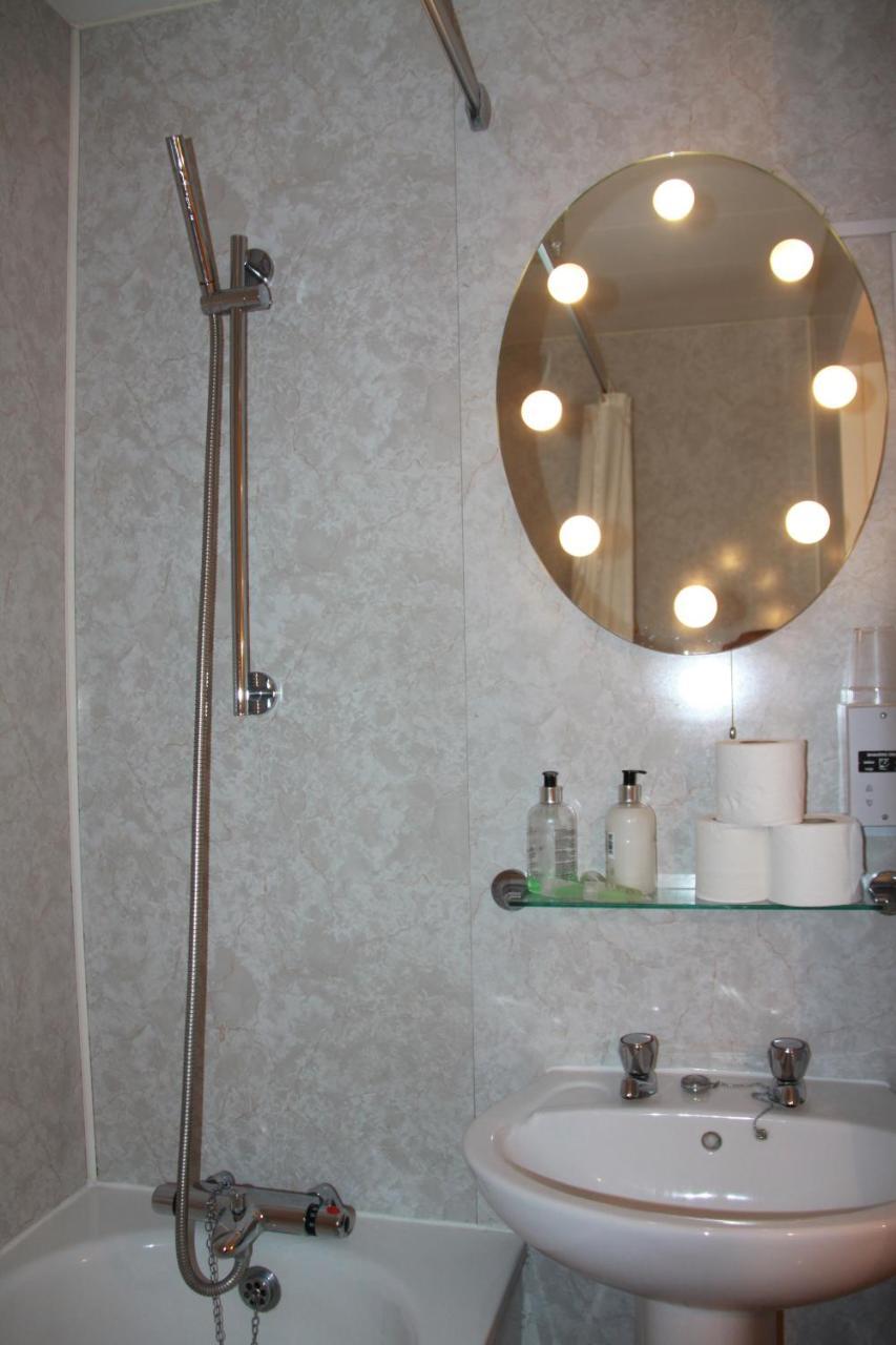 Double Room Private Bathroom