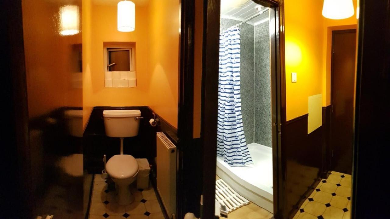 Double Room Communal Bathroom
