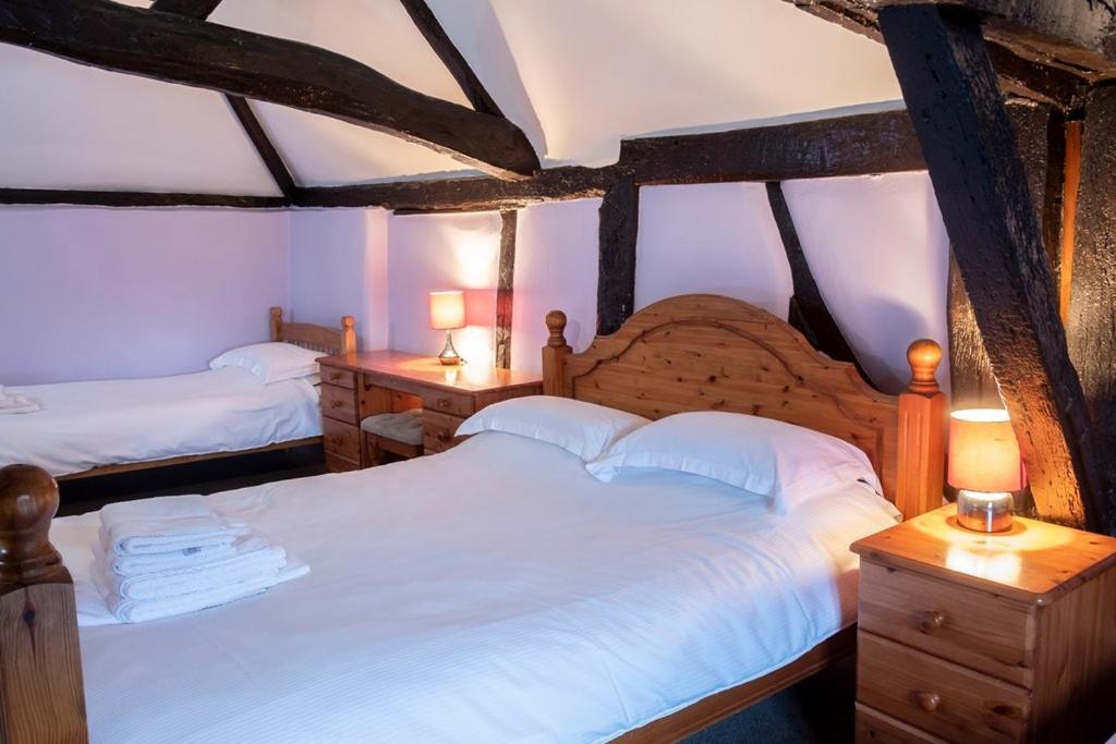 Twin Room with Bathroom