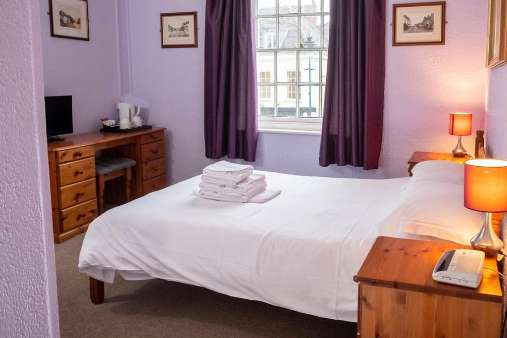 Single Room with Private Bathroom